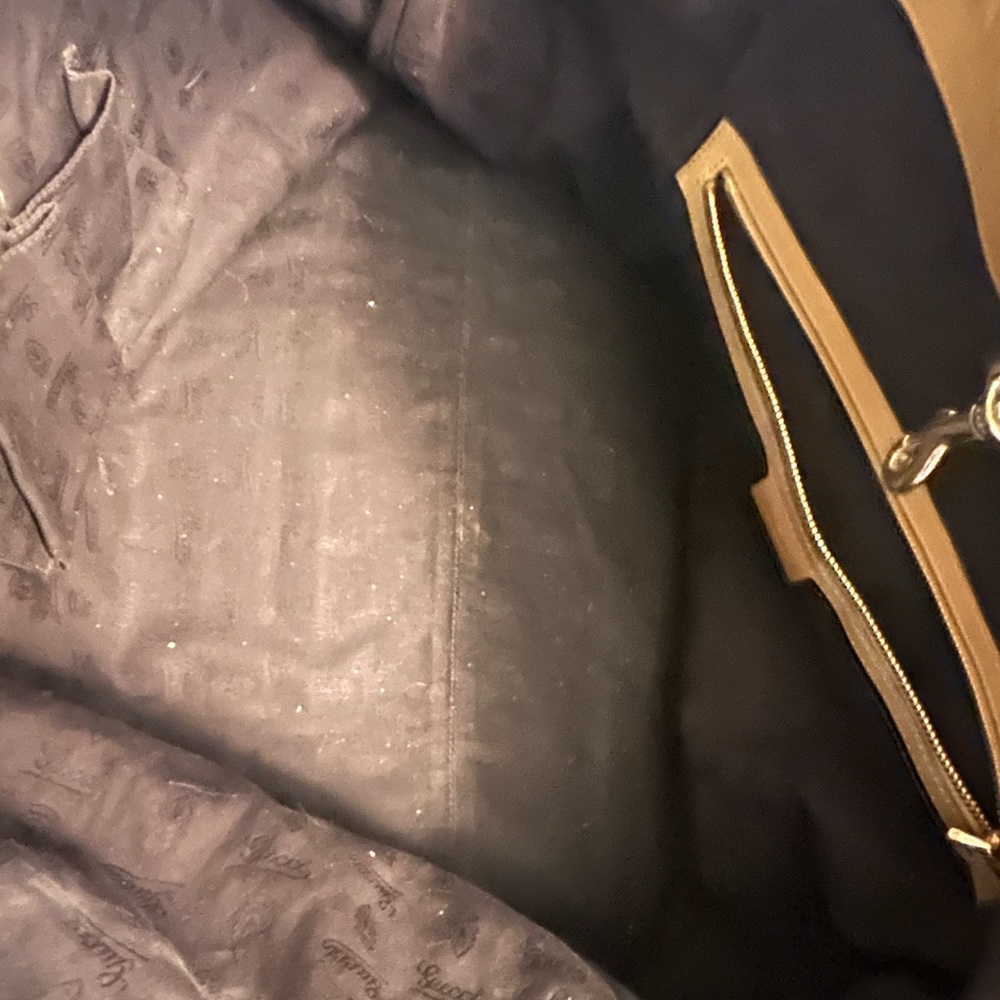 Authentic Gucci Beige Embossed Leather Tote - Picture 10 of 16